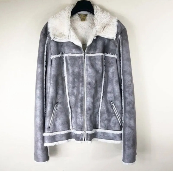 Peck & Peck Jackets & Blazers - Peck & Peck silver-gray faux suede with fleece like lining jacket